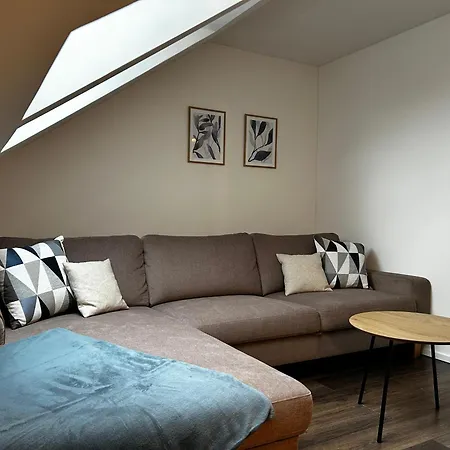 Moderne Ferienwohnung Fuer Familien Im Dachgeschoss Bosau Esterno foto